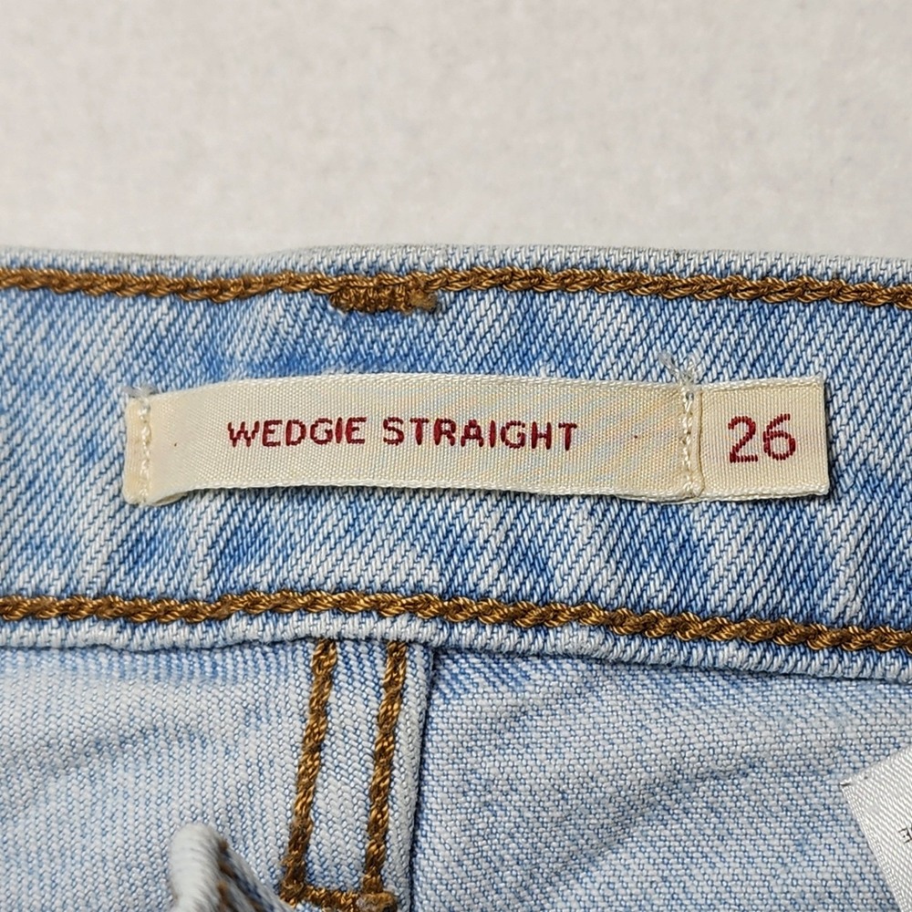 Levis Womens 501 Wedgie Straight High Rise Jeans 26x26 Button Fly Boho Light Wsh - Picture 3 of 16